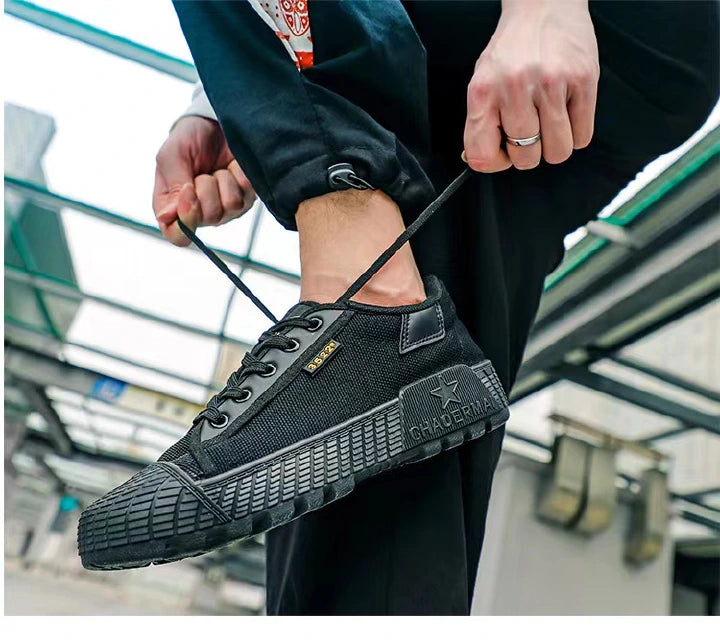 Large size men's sports shoe