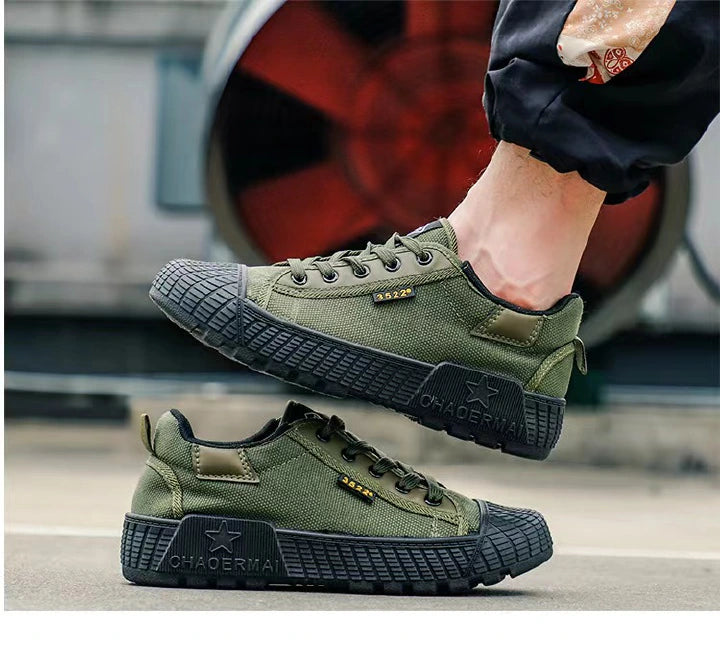 Large size men's sports shoe