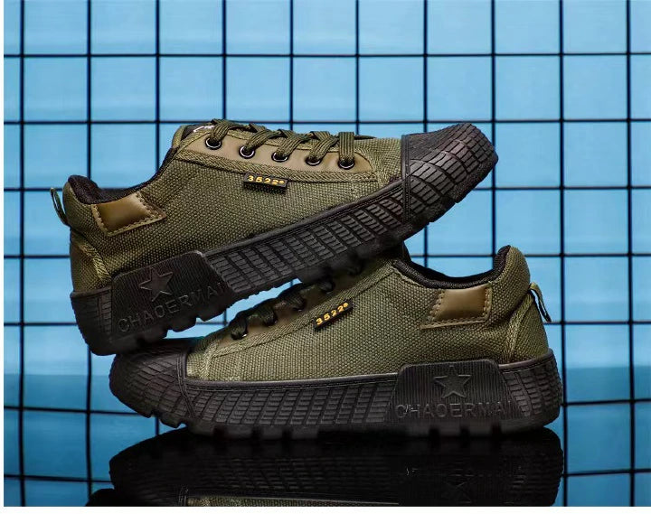 Large size men's sports shoe