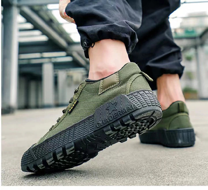 Large size men's sports shoe