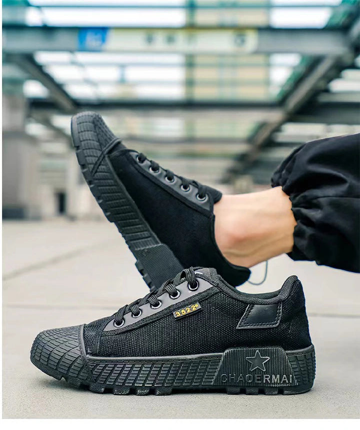 Large size men's sports shoe