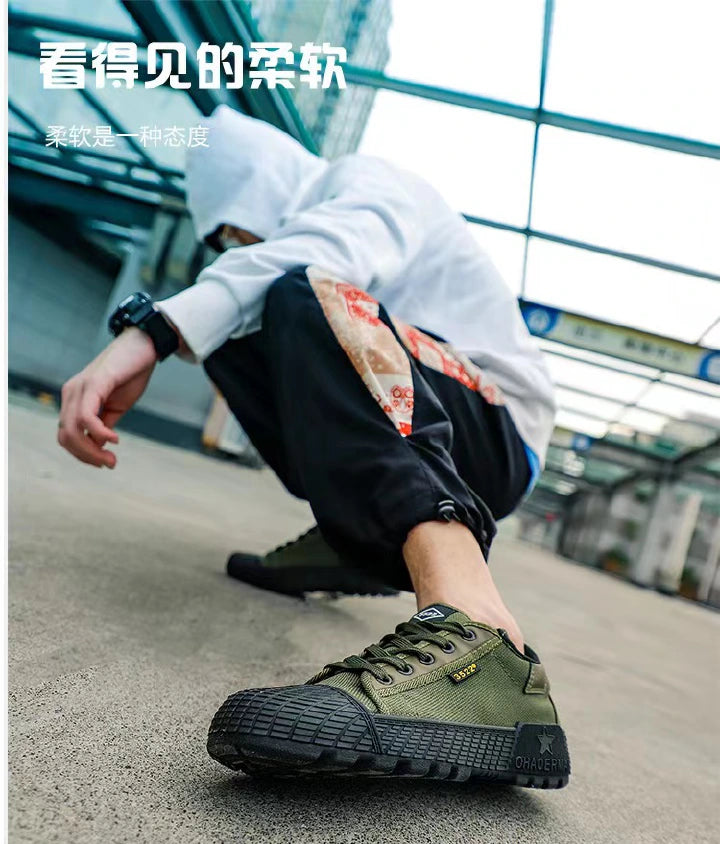 Large size men's sports shoe