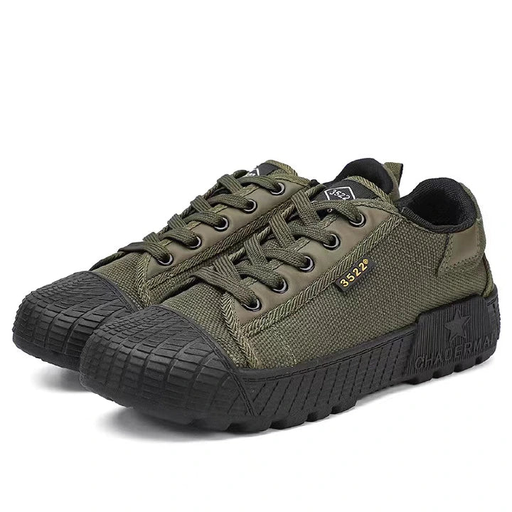 Large size men's sports shoe