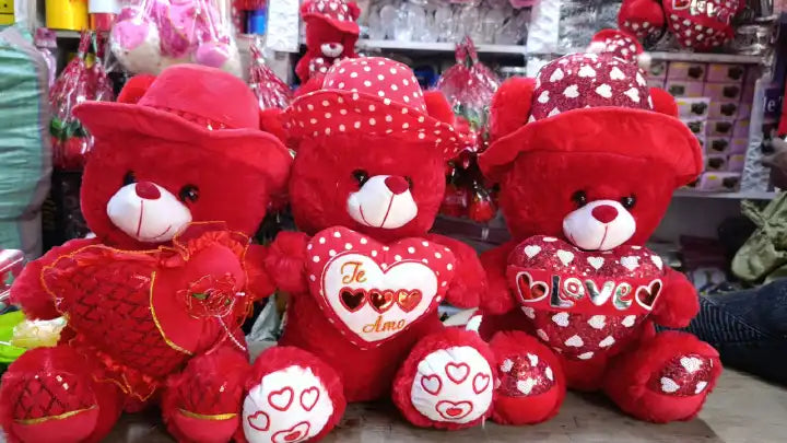Teddy Bear Plush Toy – Cute Romantic Gift for Girlfriend
