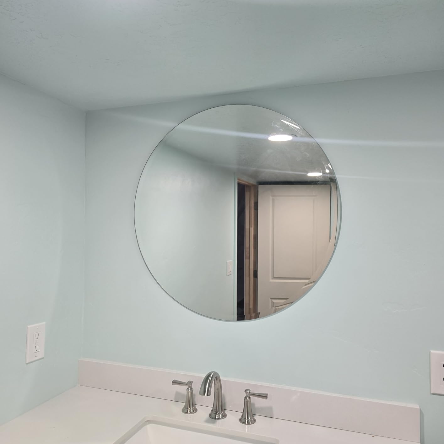 USHOWER Black Round Bathroom Mirror – 24 Inch Metal Frame