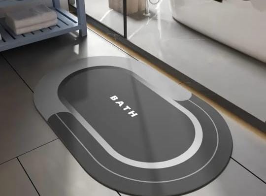 Oval Absorbent Bathroom Mat – Anti-Slip, Quick-Dry (50 × 80 cm)